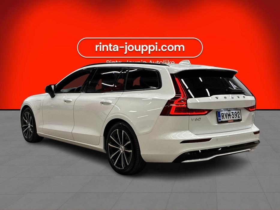 VOLVO V60 2023