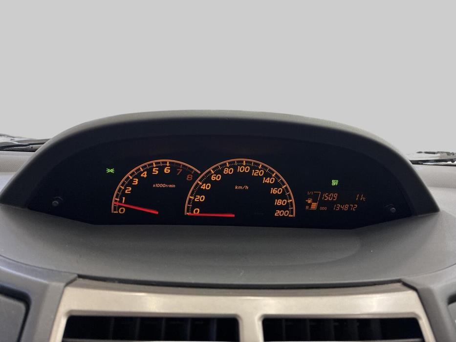 TOYOTA Yaris 2010