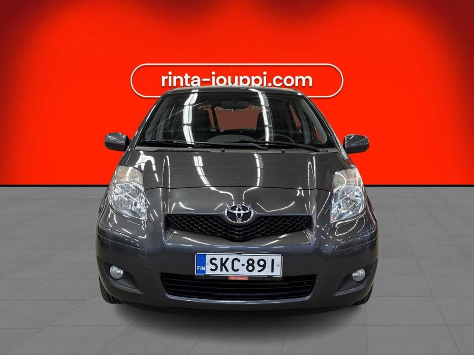 TOYOTA Yaris 2010