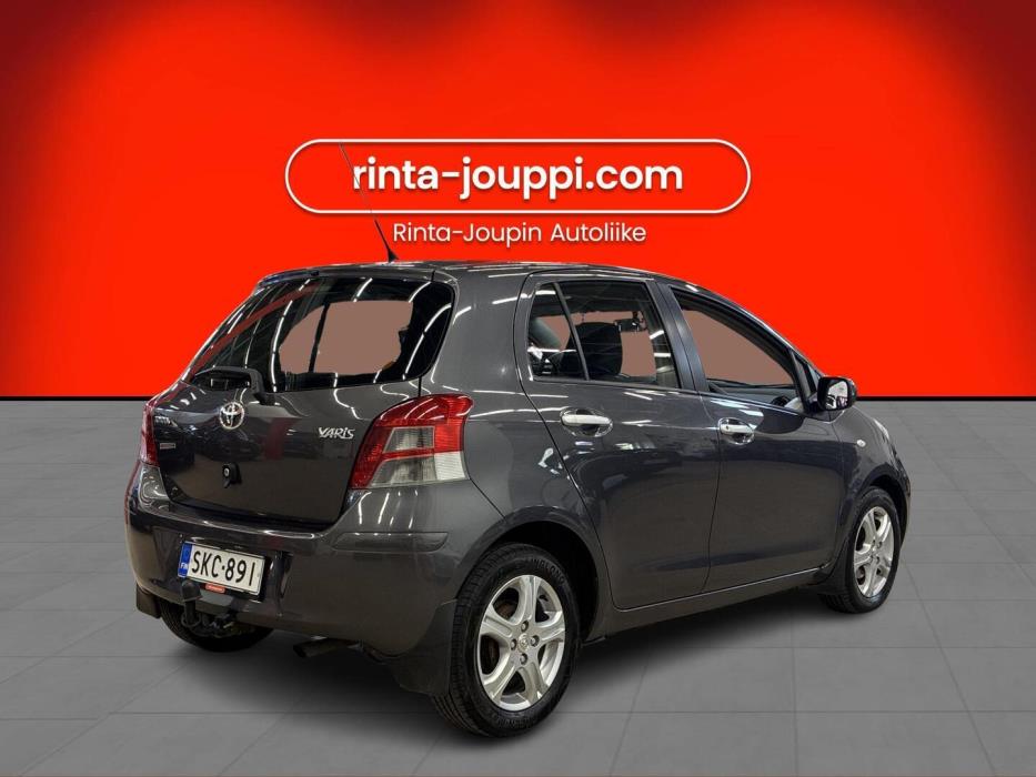 TOYOTA Yaris 2010