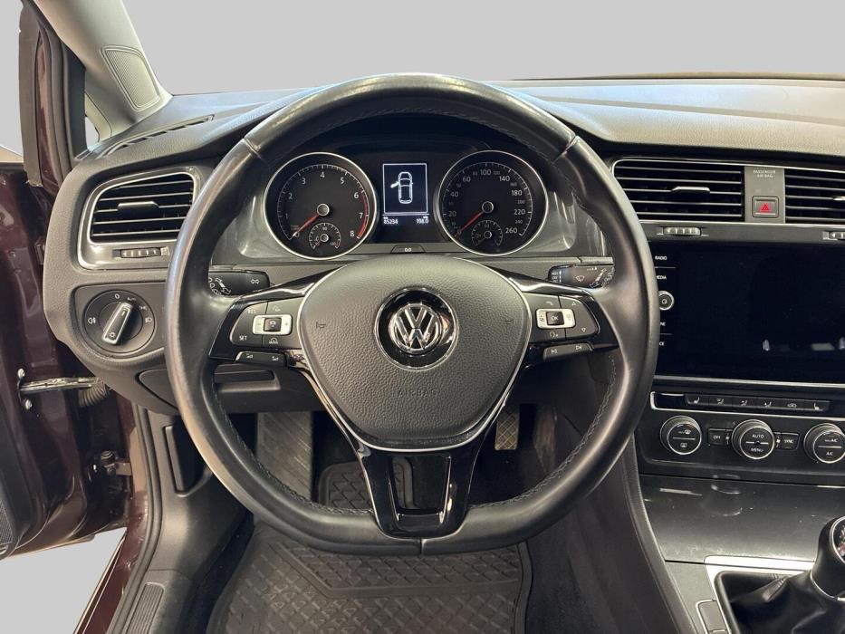 VOLKSWAGEN Golf 2018