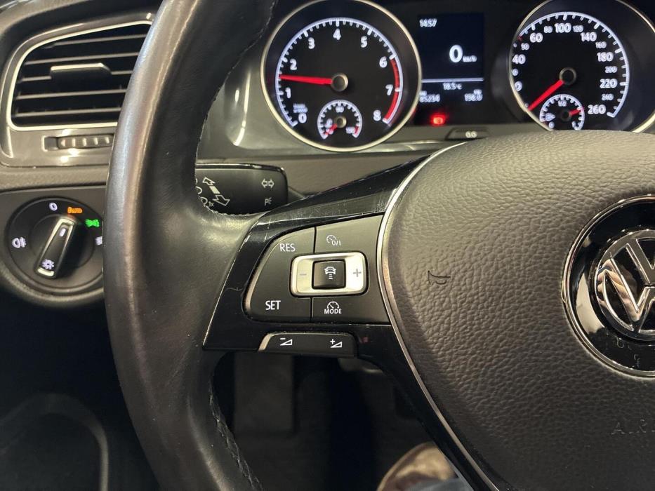 VOLKSWAGEN Golf 2018