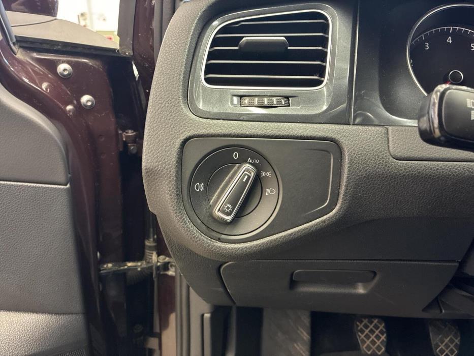 VOLKSWAGEN Golf 2018