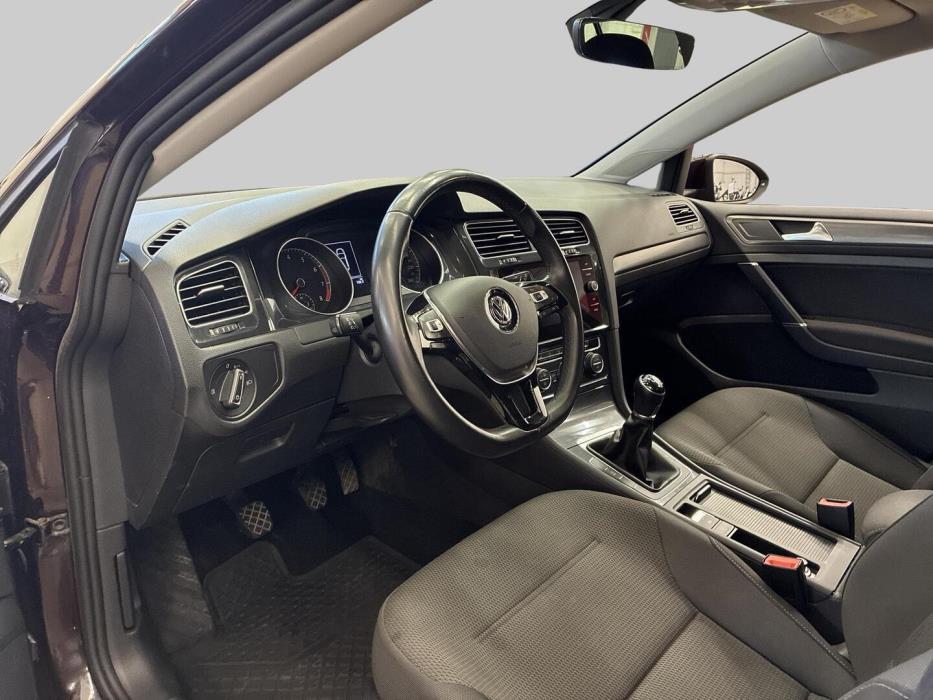 VOLKSWAGEN Golf 2018