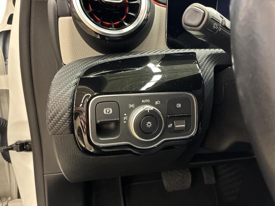 MERCEDES-BENZ A 2019