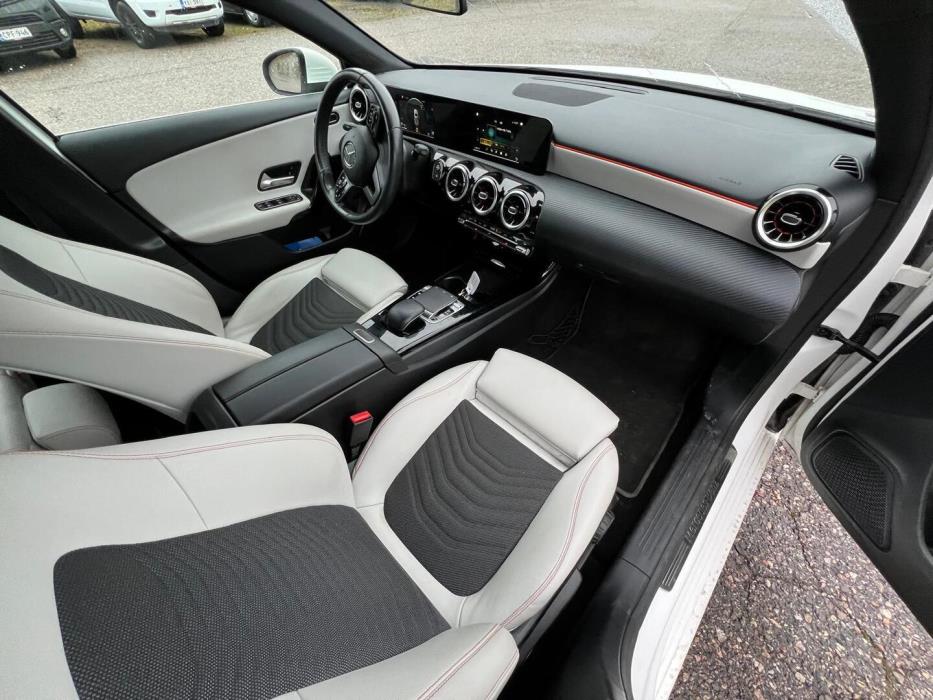 MERCEDES-BENZ A 2019