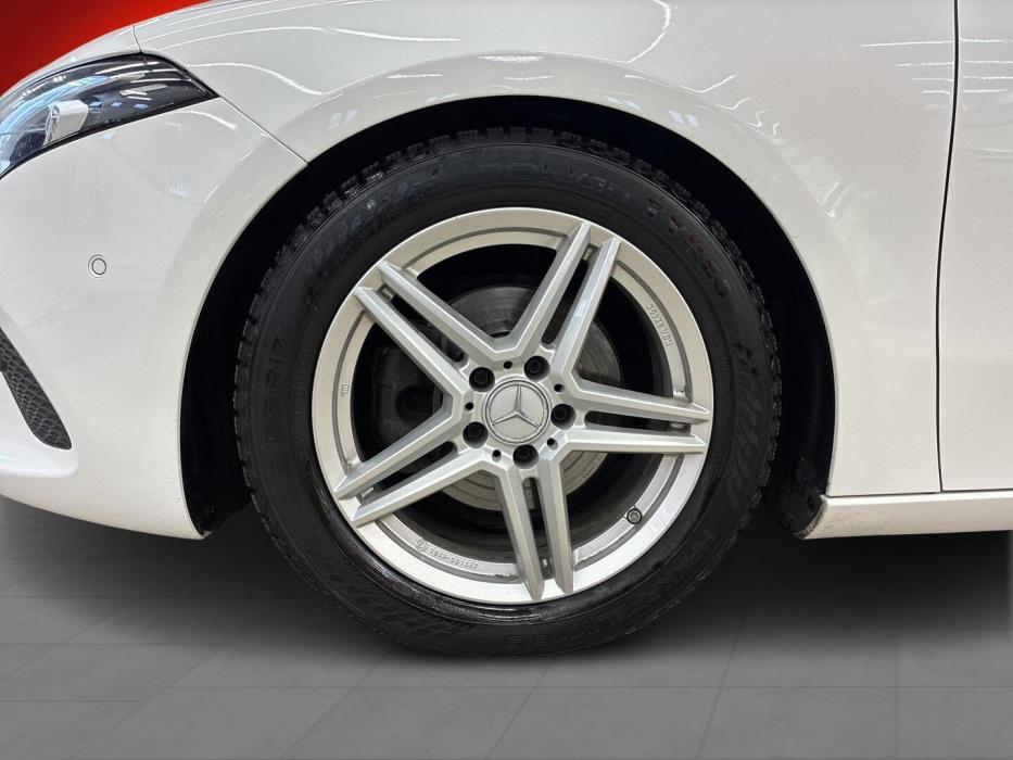 MERCEDES-BENZ A 2019