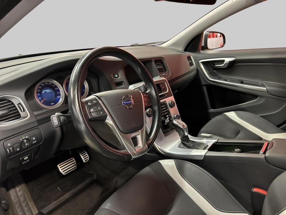 VOLVO V60 2013