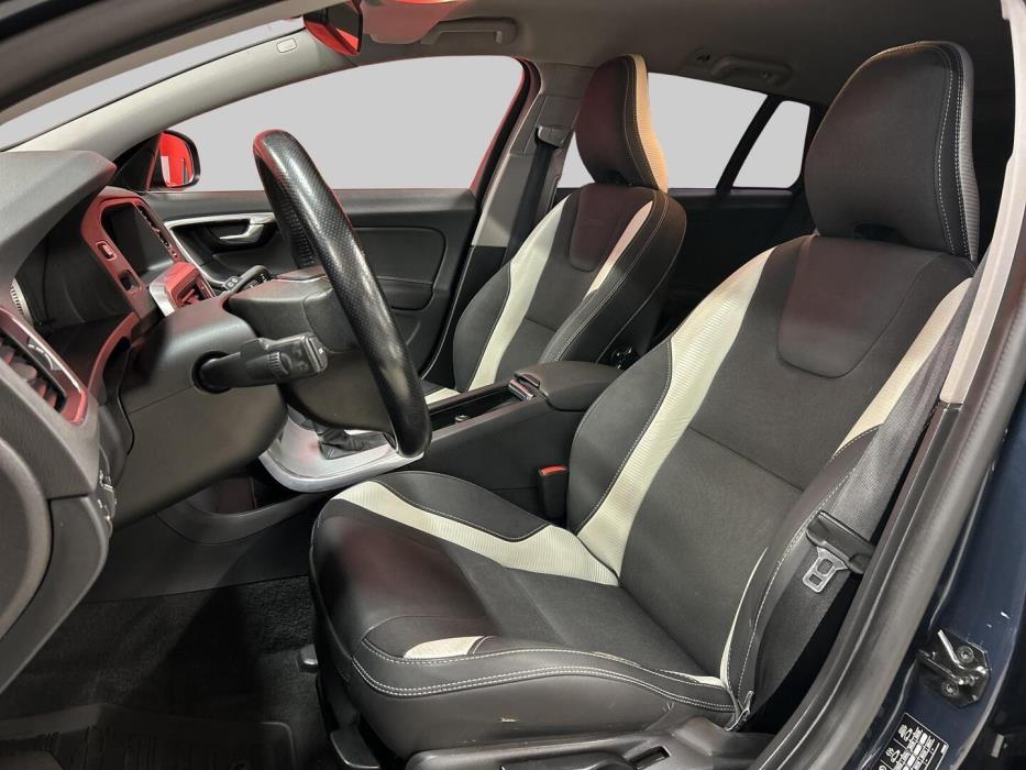 VOLVO V60 2013