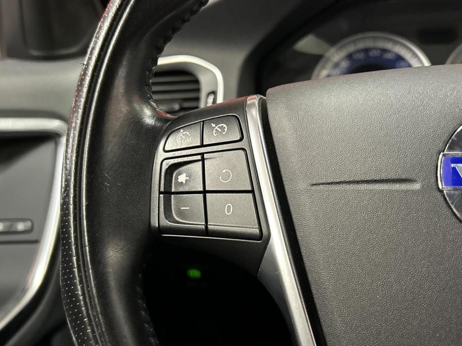 VOLVO V60 2013