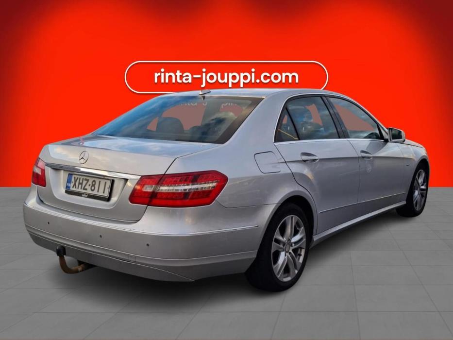 MERCEDES-BENZ E 2010