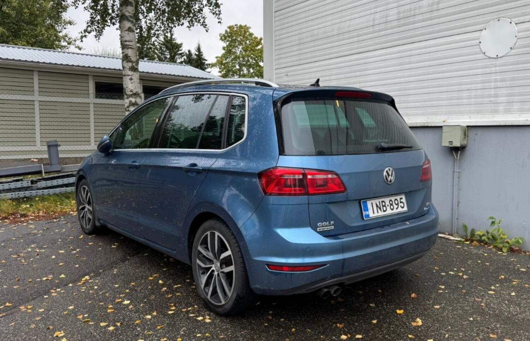 VOLKSWAGEN Golf Sportsvan 2014