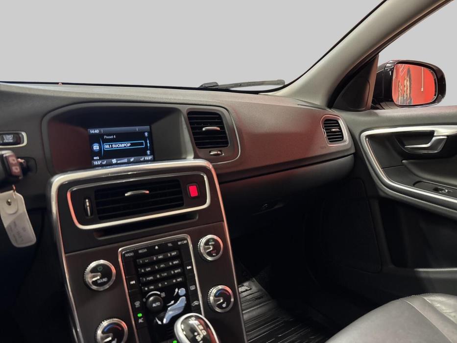 VOLVO V60 Cross Country 2016