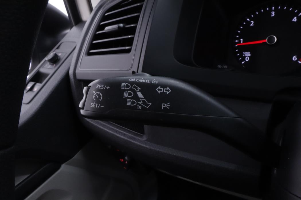 VOLKSWAGEN Transporter 2018