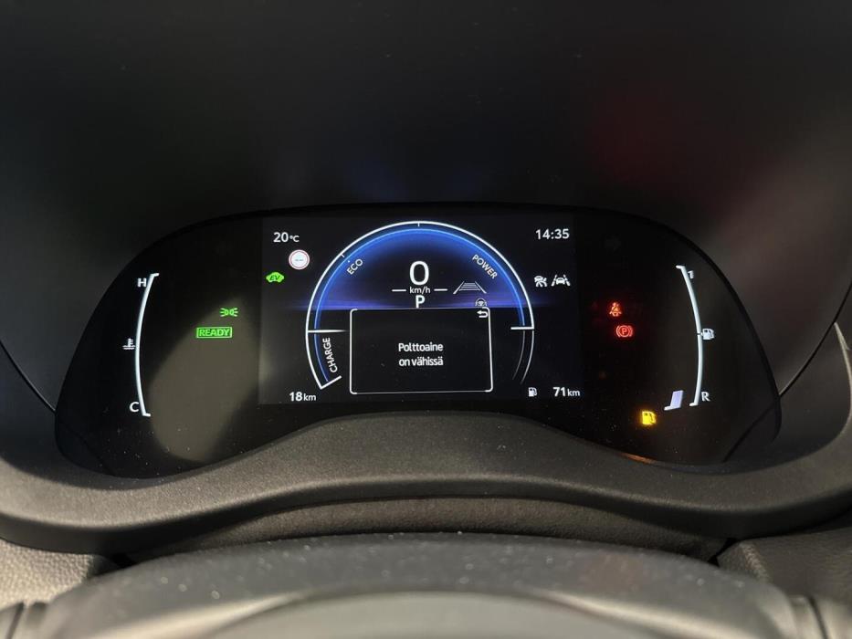 TOYOTA YARIS CROSS 2025