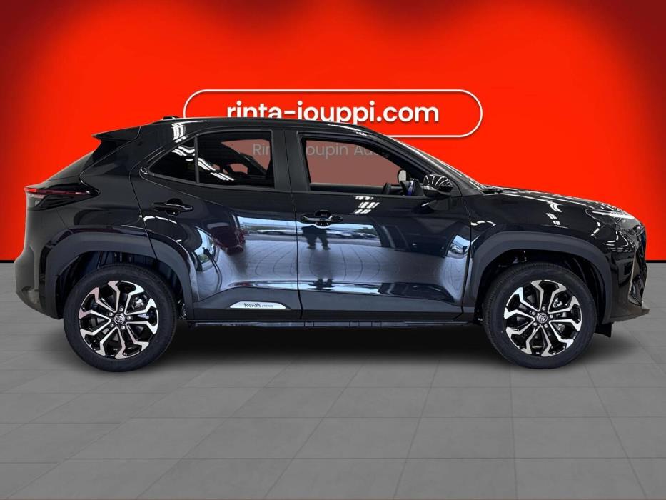 TOYOTA YARIS CROSS 2025