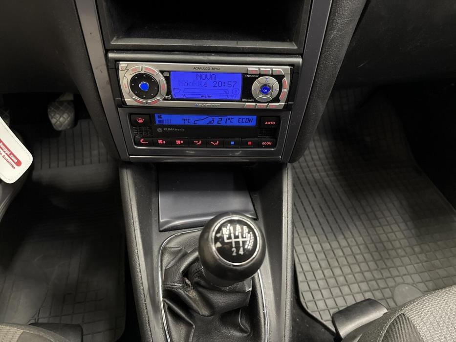 VOLKSWAGEN Golf Variant 2005