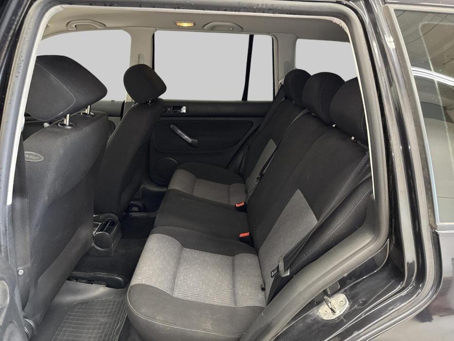 VOLKSWAGEN Golf Variant 2005
