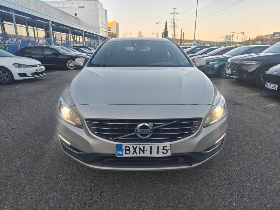 VOLVO V60 2017