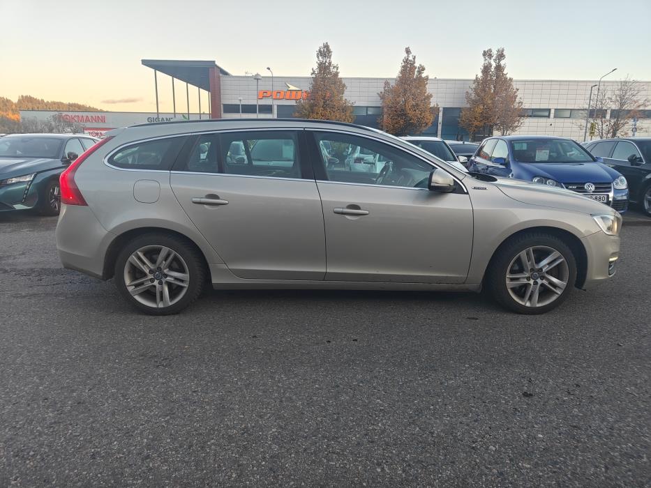 VOLVO V60 2017