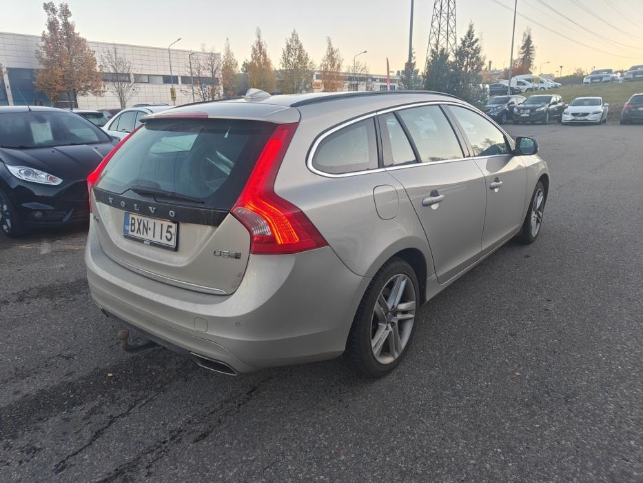 VOLVO V60 2017