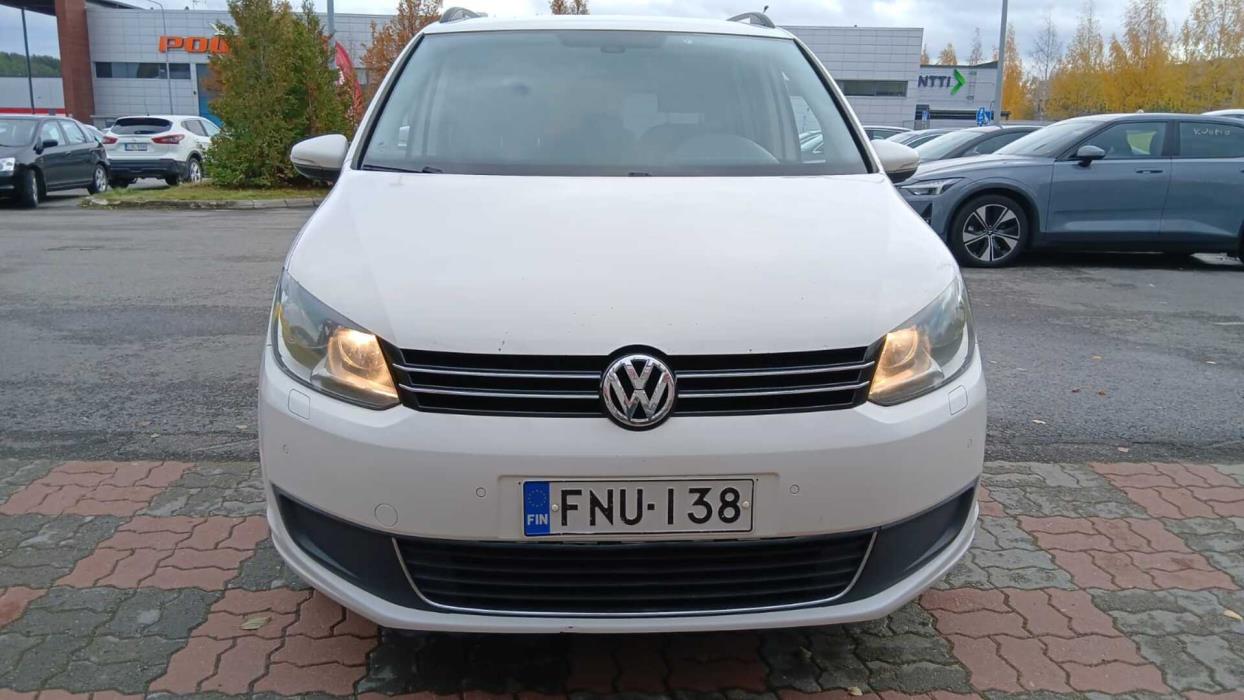 VOLKSWAGEN Touran 2014