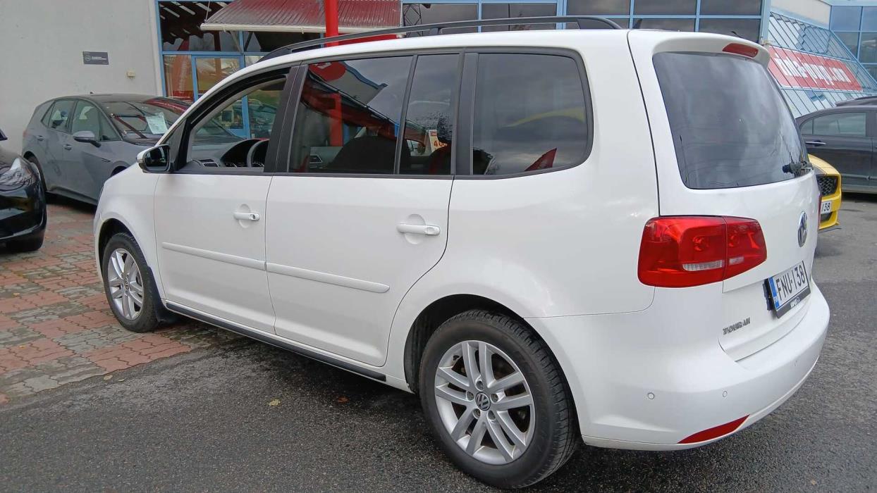 VOLKSWAGEN Touran 2014