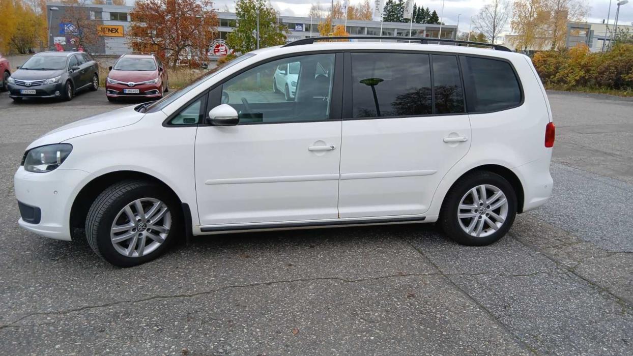 VOLKSWAGEN Touran 2014