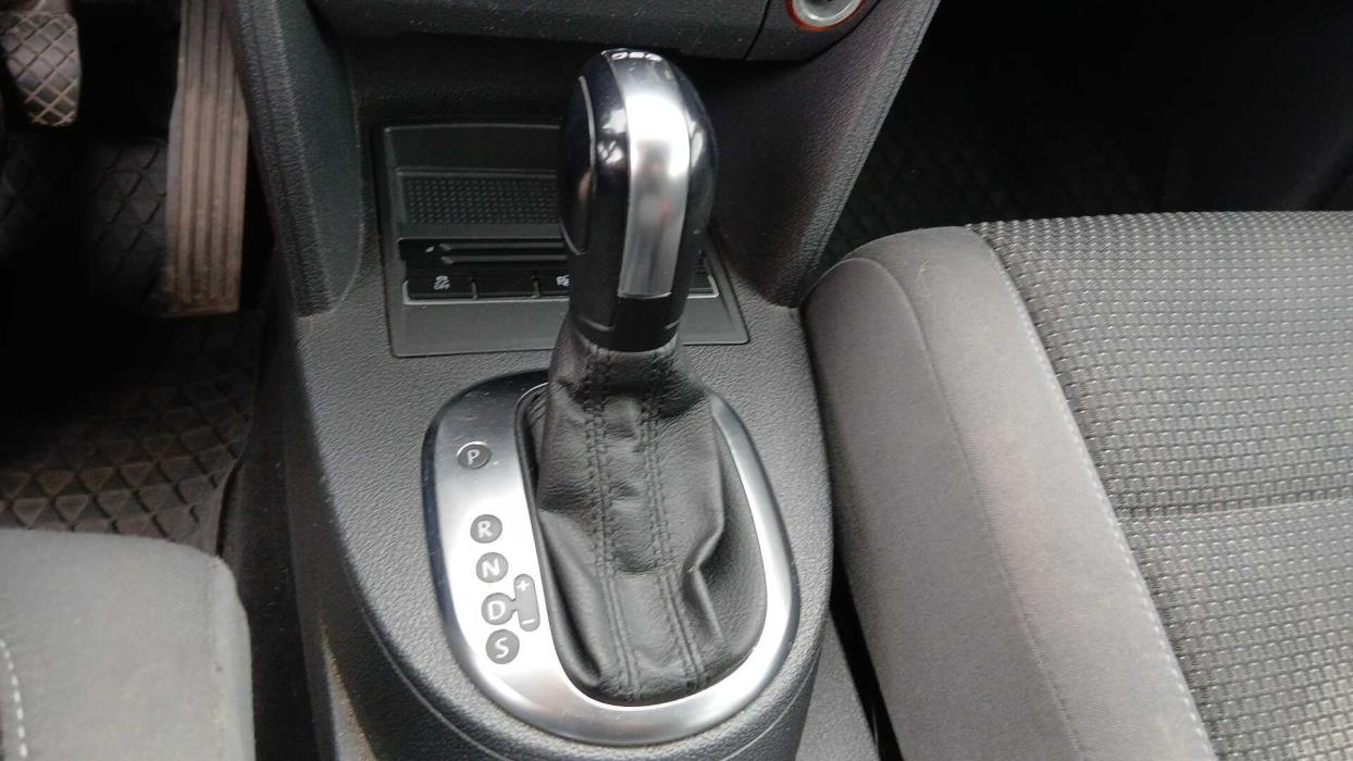 VOLKSWAGEN Touran 2014