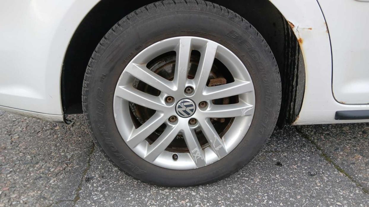 VOLKSWAGEN Touran 2014