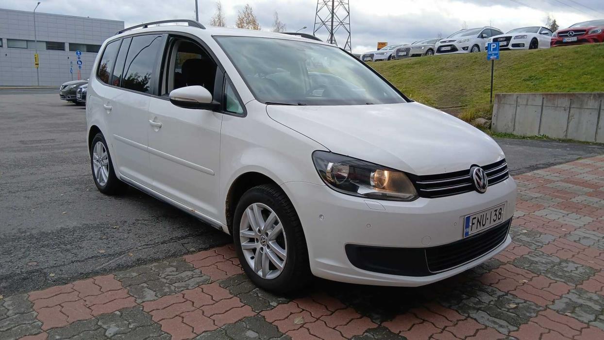 VOLKSWAGEN Touran 2014