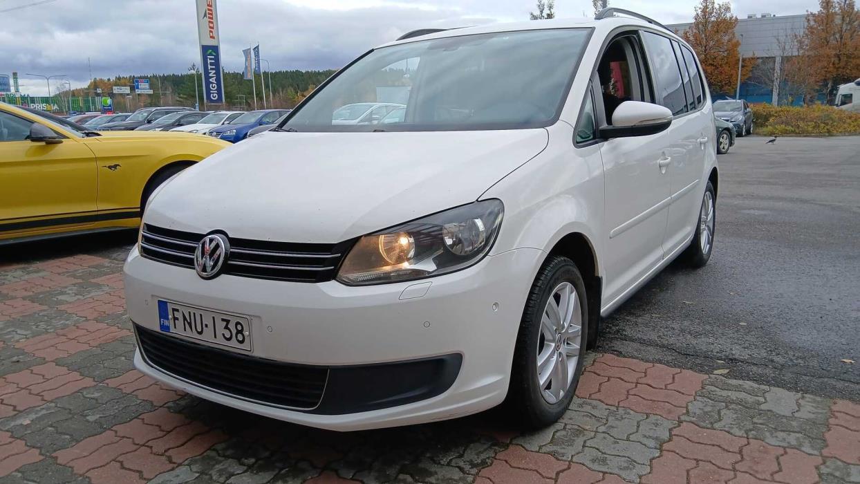 VOLKSWAGEN Touran 2014