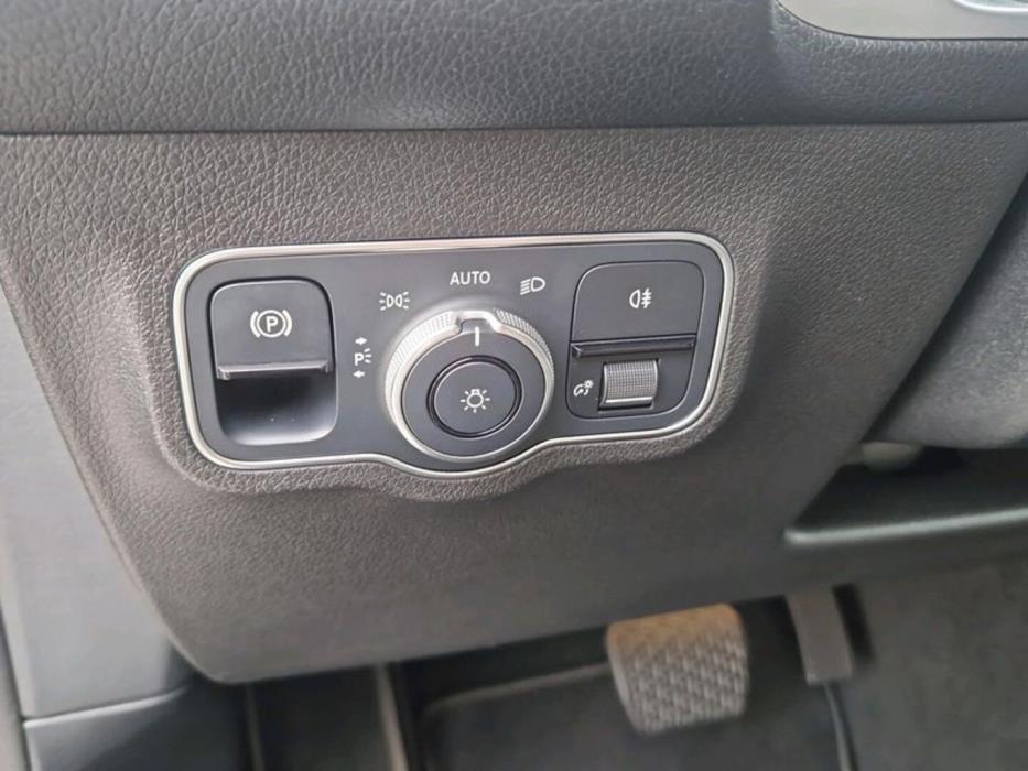MERCEDES-BENZ EQB 2022