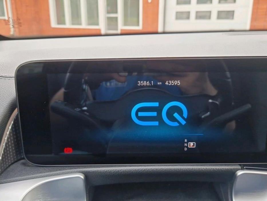 MERCEDES-BENZ EQB 2022