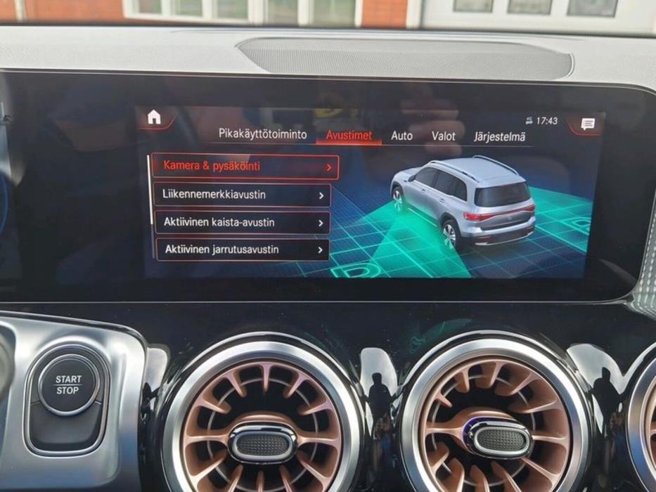 MERCEDES-BENZ EQB 2022