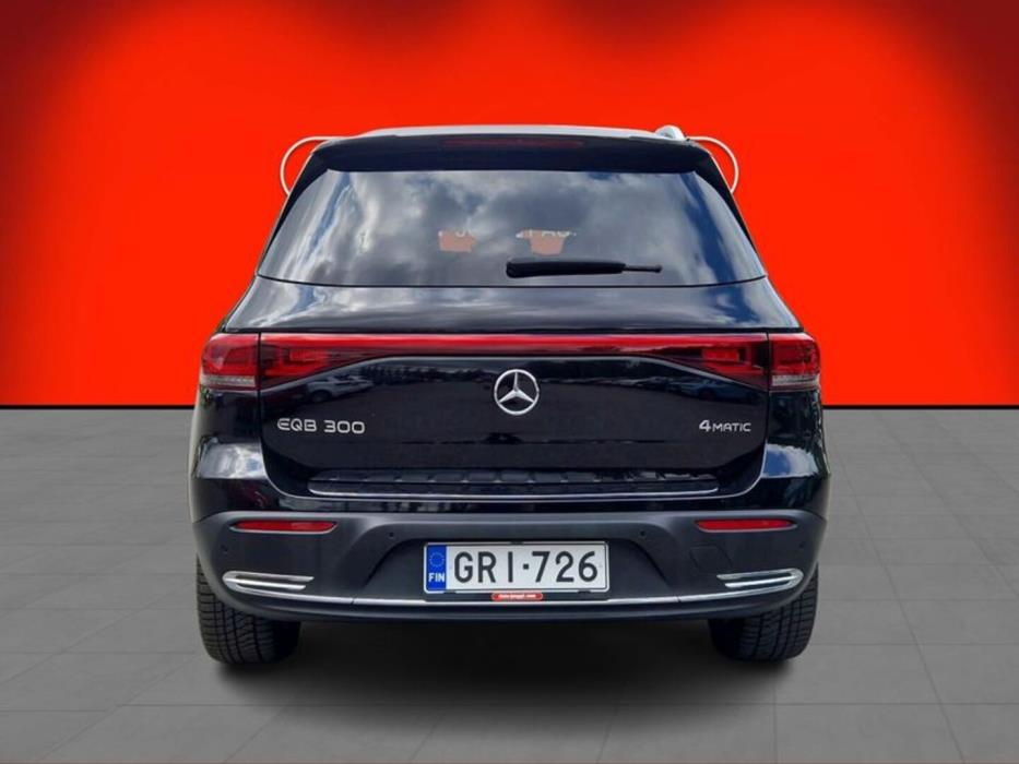 MERCEDES-BENZ EQB 2022