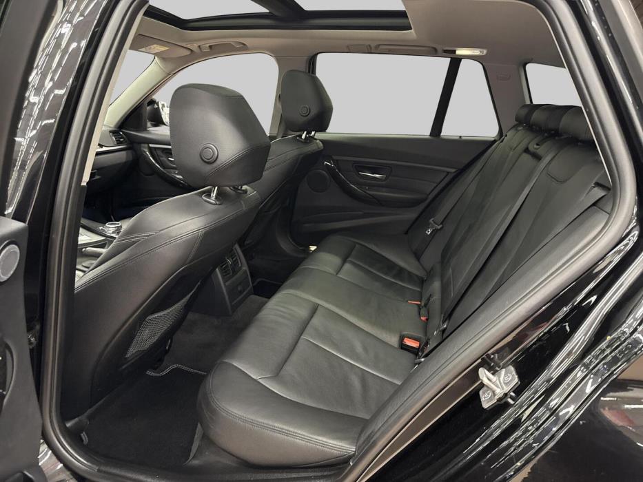 BMW 330 2013