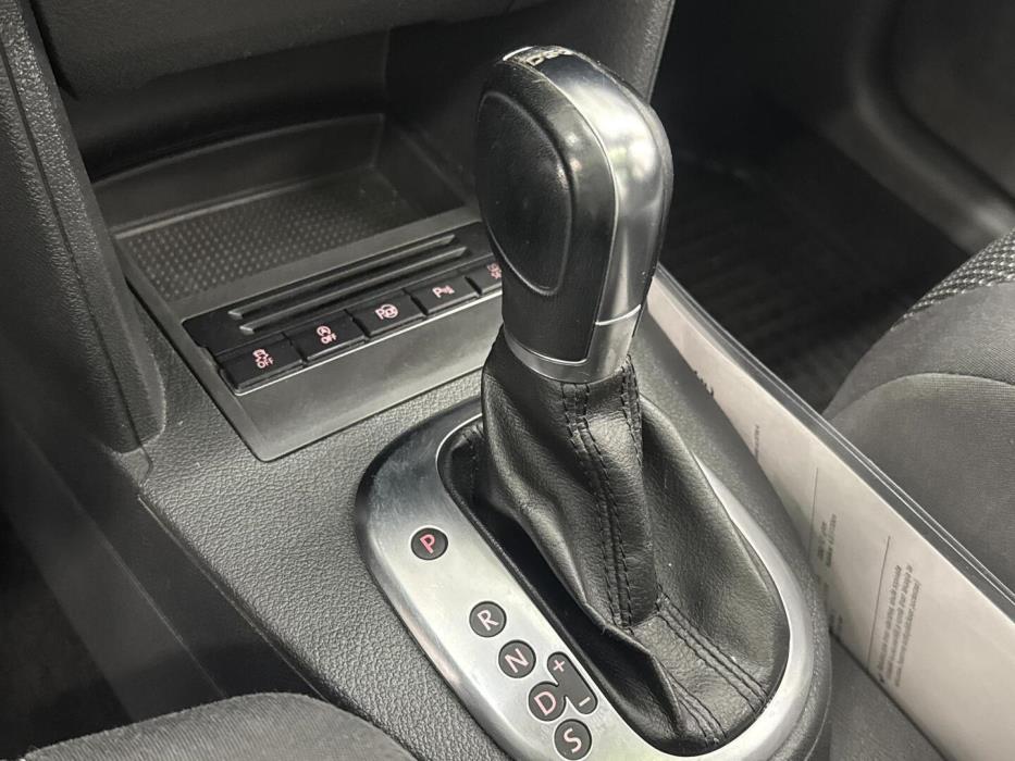 VOLKSWAGEN Touran 2013