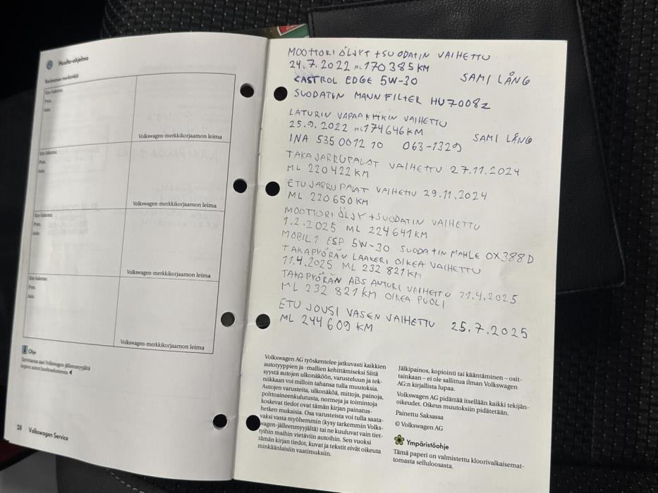 VOLKSWAGEN Touran 2013