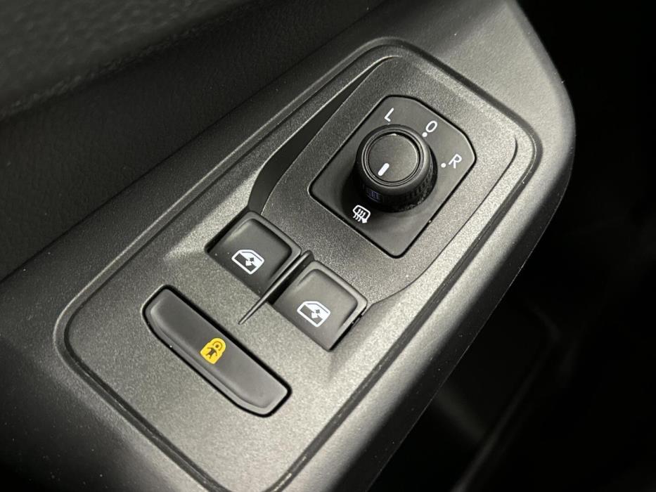 VOLKSWAGEN CADDY 2023