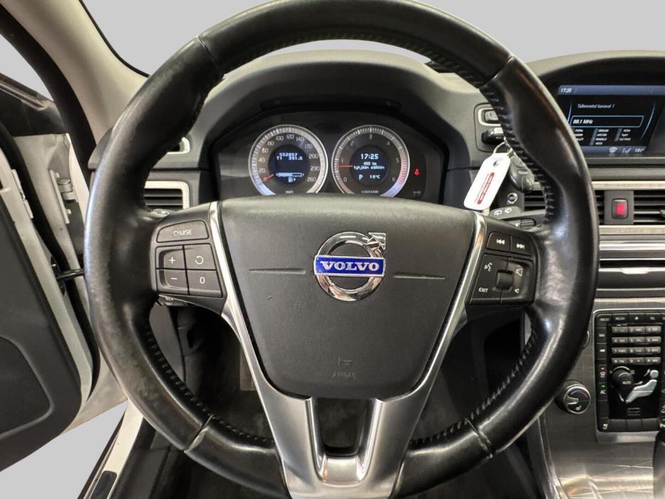 VOLVO XC70 2012