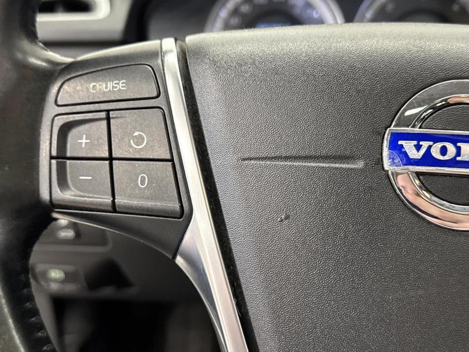 VOLVO XC70 2012