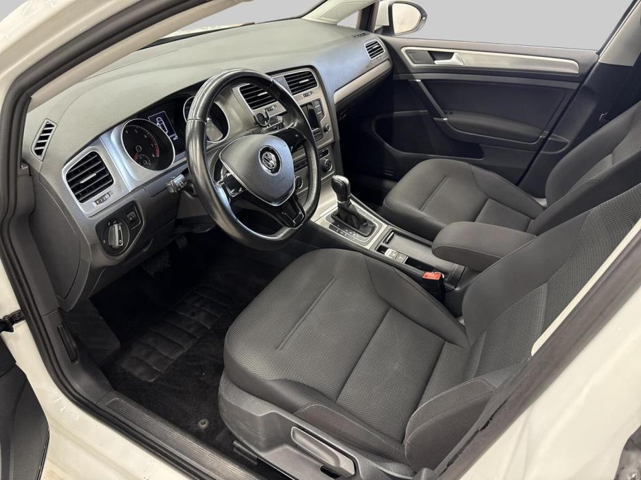 VOLKSWAGEN Golf 2015