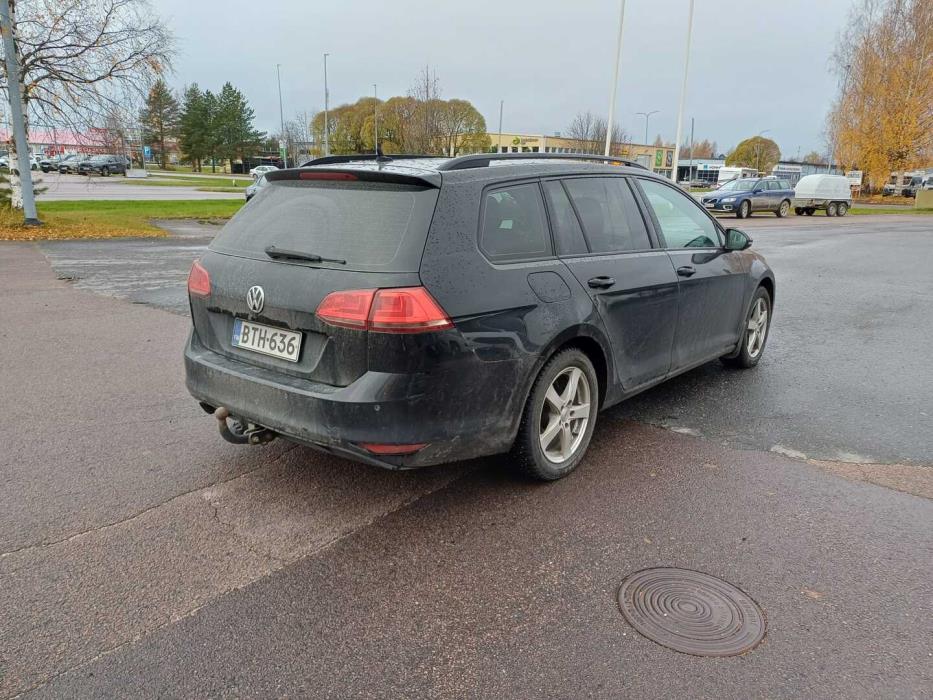 VOLKSWAGEN Golf 2015
