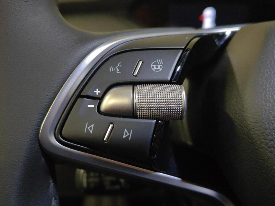SKODA Enyaq 2025