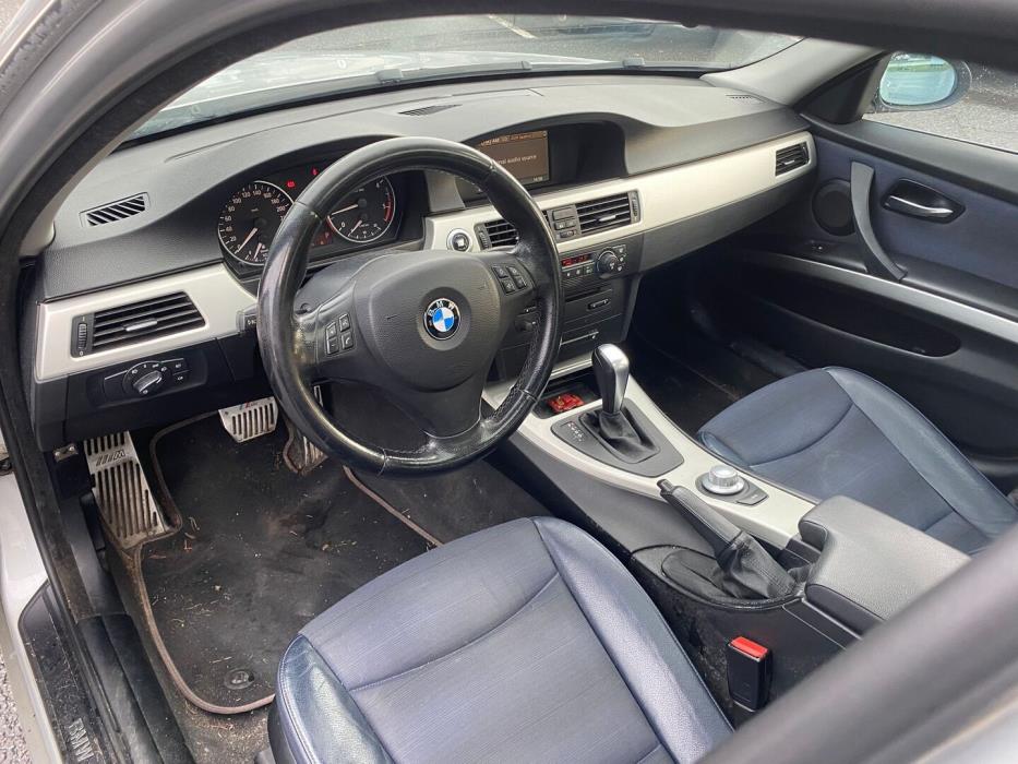 BMW 330 2006