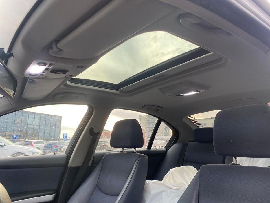BMW 330 2006