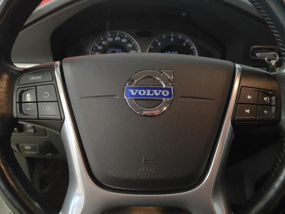 VOLVO XC70 2010