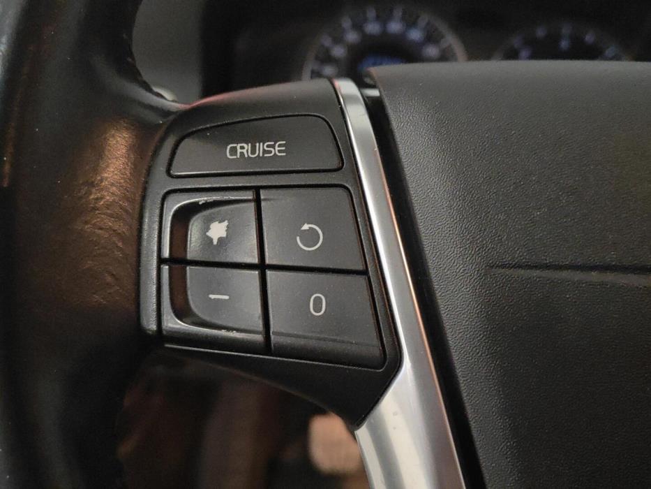 VOLVO XC70 2010