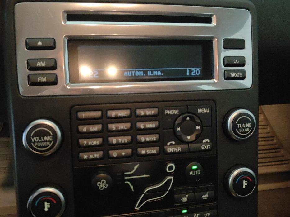VOLVO XC70 2010